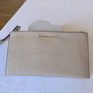 Michael Kors Jet Set Wristlet